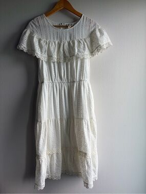 Mo: Vint NY Lace-Trim Tiered Midi Dress in White
